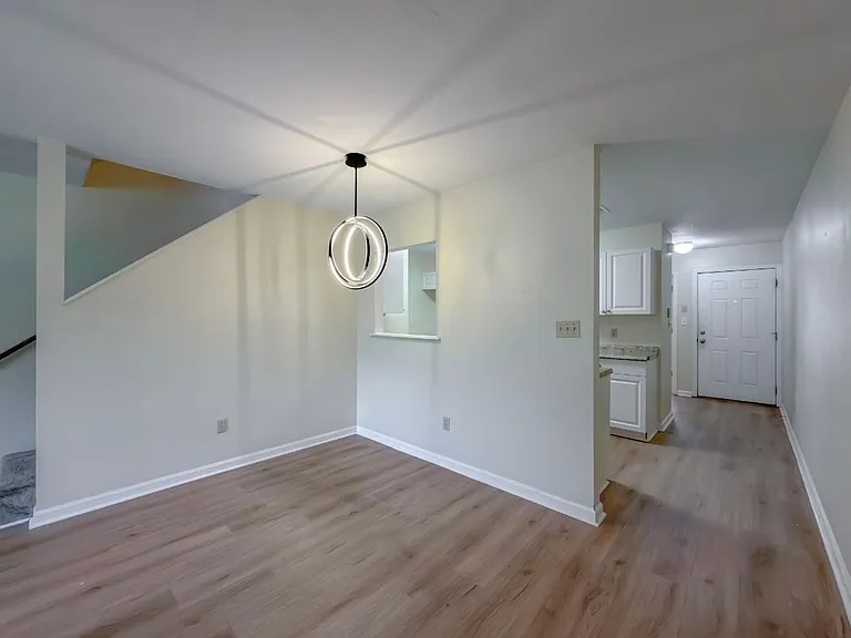 836B W Georgia St — Photo 5