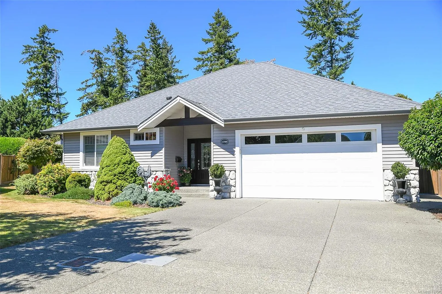 1790 Yew Ct photo 1