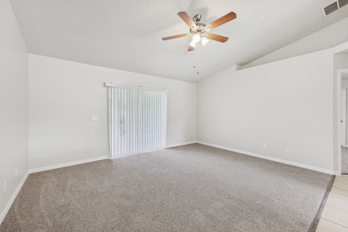 Worthington Dr-S1107-008.jpg