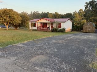 994 Pointe Ln, Lafayette, TN 37083