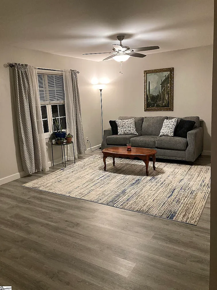 3 bed, 1.5 bath, 1300 sqft, $1,850 — Photo 1