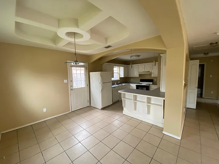 1903 W Douglas St #1 — Photo 6