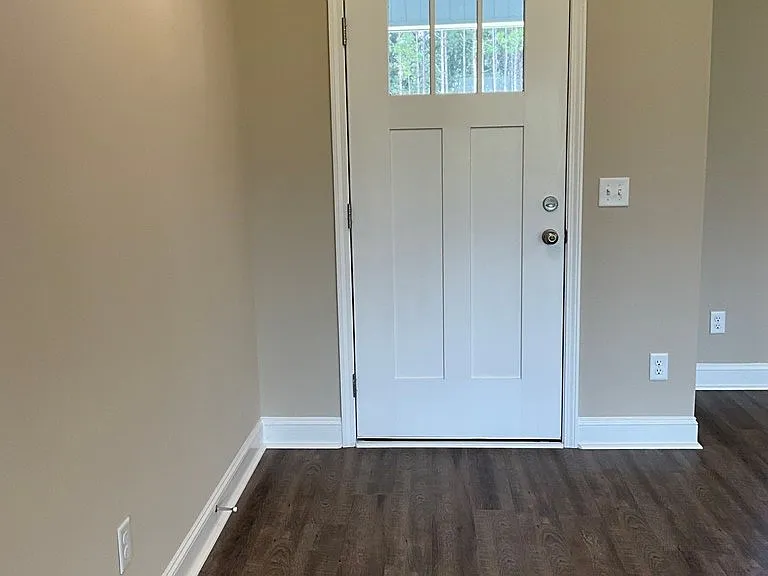 330 Tallulah Bnd — Photo 2