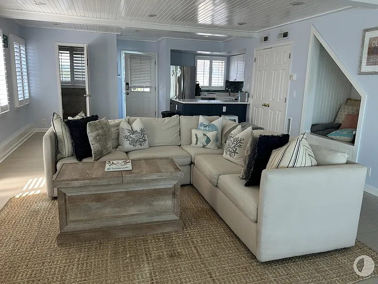 2149 Fairfield Beach Rd — Photo 43