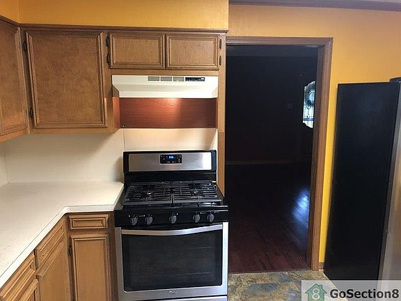 3rd image of 2087 Pinecroft Cir