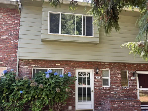 2058 NE Hogan Dr, Gresham, OR 97030