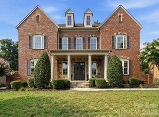 1004 Viscount Dr, Matthews, NC 28104
