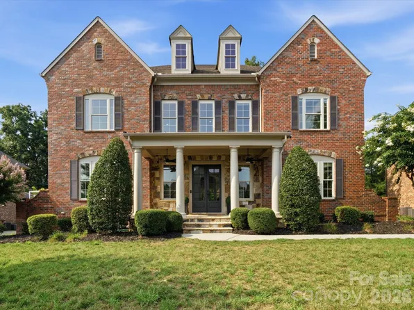 1004 Viscount Dr, Matthews, NC 28104