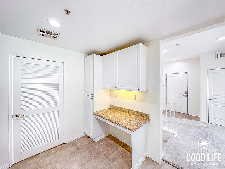 2260 Watermarke Pl — Photo 4