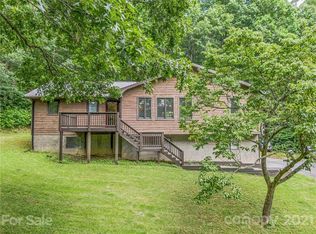 124 Willow Peak Rd, Hendersonville, NC 28739