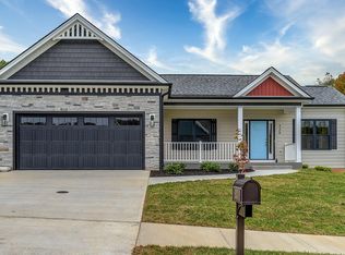328 Savannah Dr NE, Roanoke, VA 24012