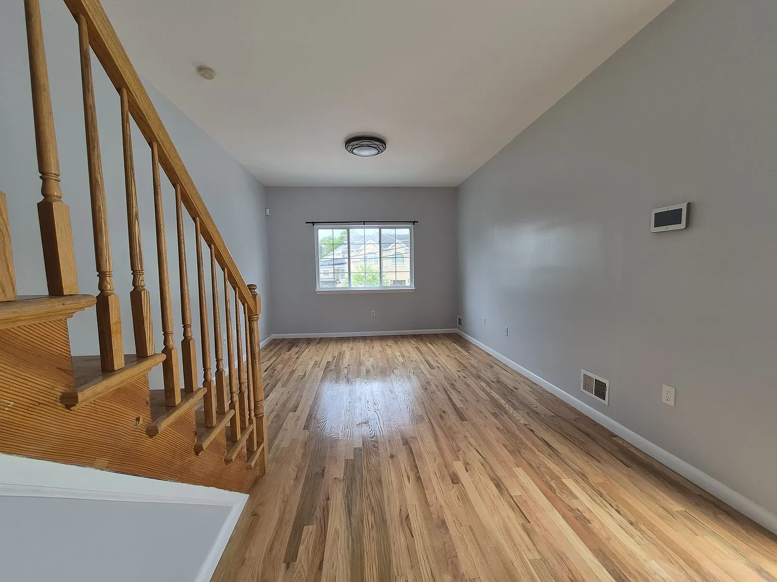526 Buchanan Ave — Photo 4