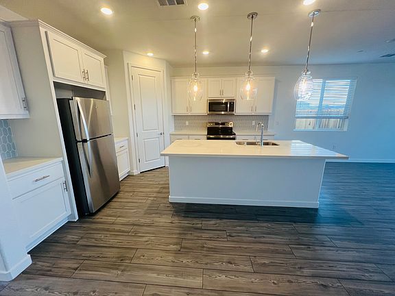 3rd image of 3257 Bear Oak St