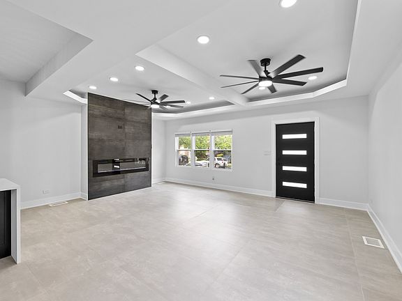 4th image of 10631 S Avenue J