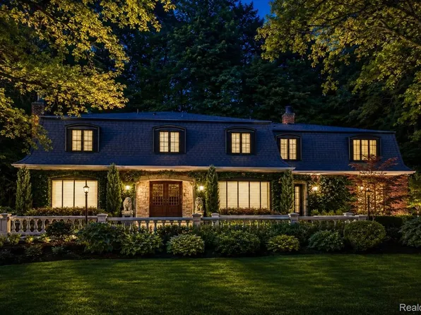 45778 Fermanagh Dr, Northville, MI 48168