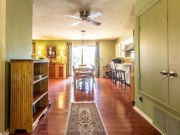 3rd image of 31 Stephenson Ln
