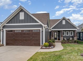 112 Sisters Cove Ct, Mooresville, NC 28117