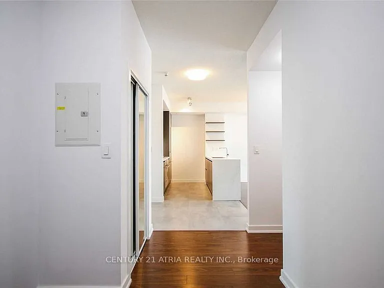 9 Spadina Ave #618 — Photo 17