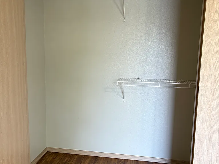 720 N Lindell Ave — Photo 5