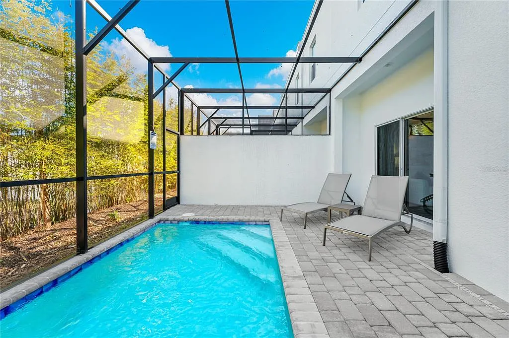 4 bed, 4.0 bath, 1671 sqft, $3,000 — Photo 2