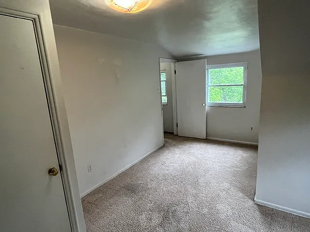 225 Logan Rd — Photo 14