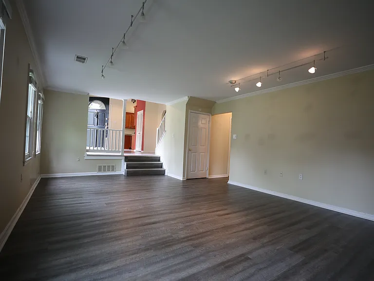 10052 Colebrook Ave — Photo 12