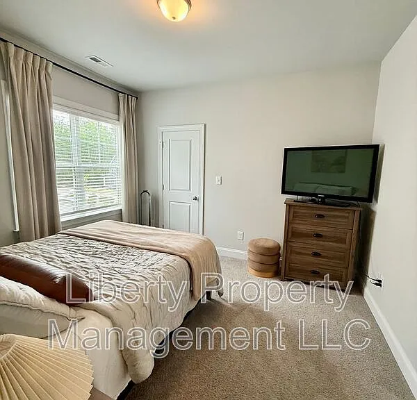 144 Kensington Dr — Photo 19