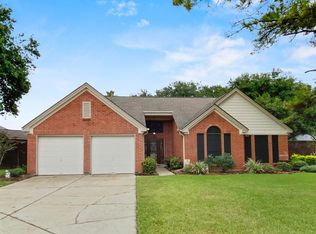 3 Sarita Ct, Angleton, TX 77515
