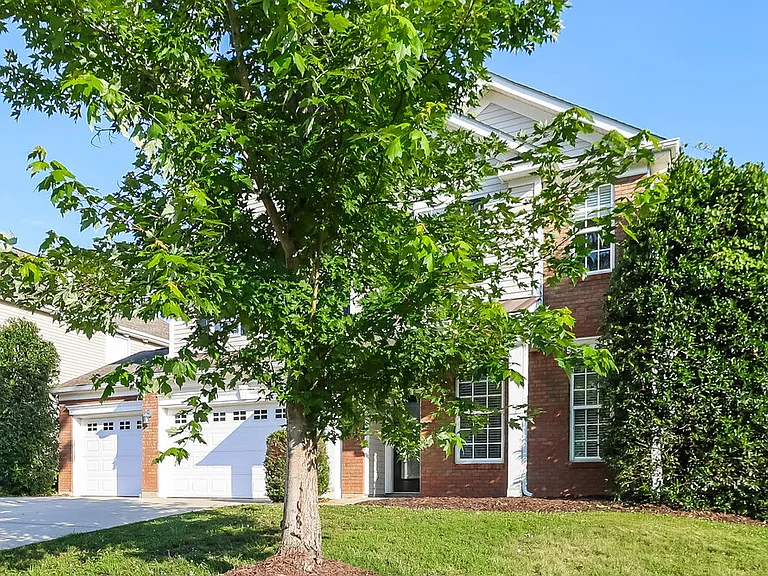 5721 Verrazano Dr — Photo 4