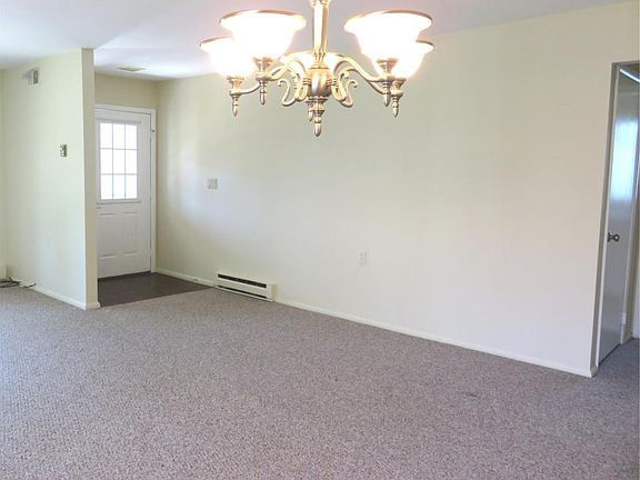 3rd image of 152 Buckingham Dr