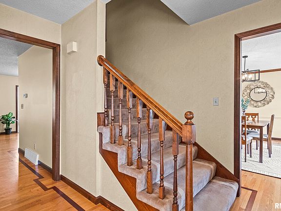 4th image of 1709 Clearview Dr