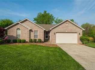 105 Meadow Dr, Sellersburg, IN 47172