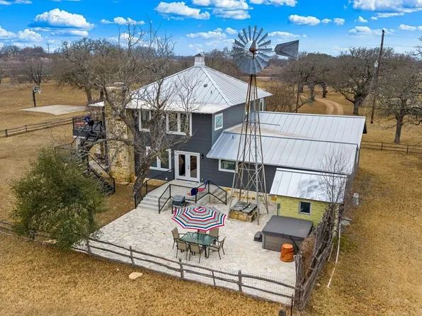 2485 Old San Antonio Rd, Fredericksburg, TX 78624