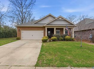 264 Falcon Ridge Dr, Huntsville, AL 35761