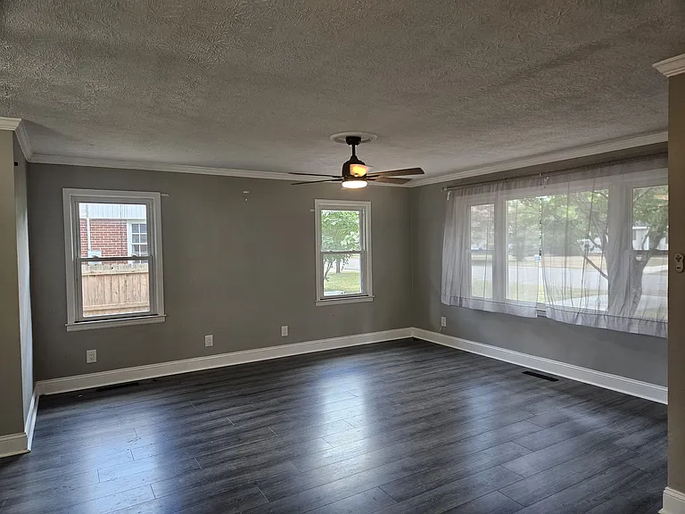 1818 Cherokee Dr — Photo 4