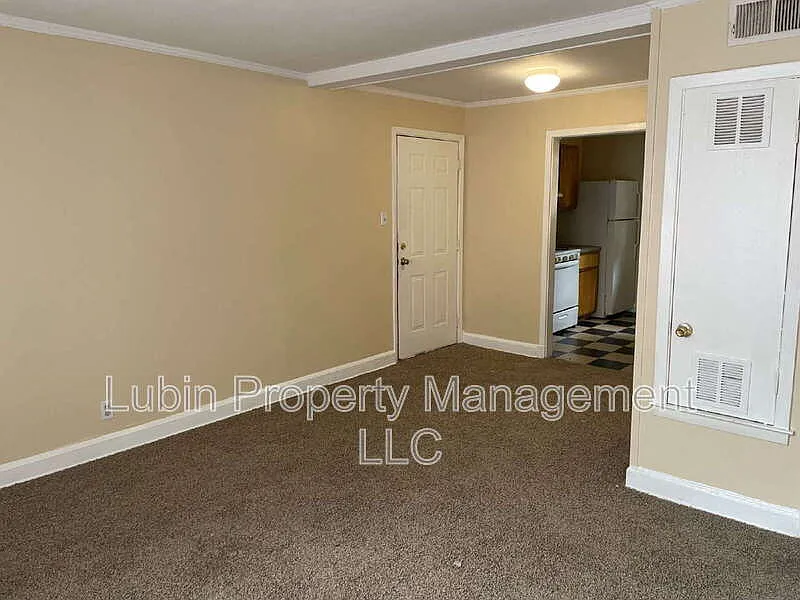 2 bed, 1.0 bath, 687 sqft, $800 — Photo 3