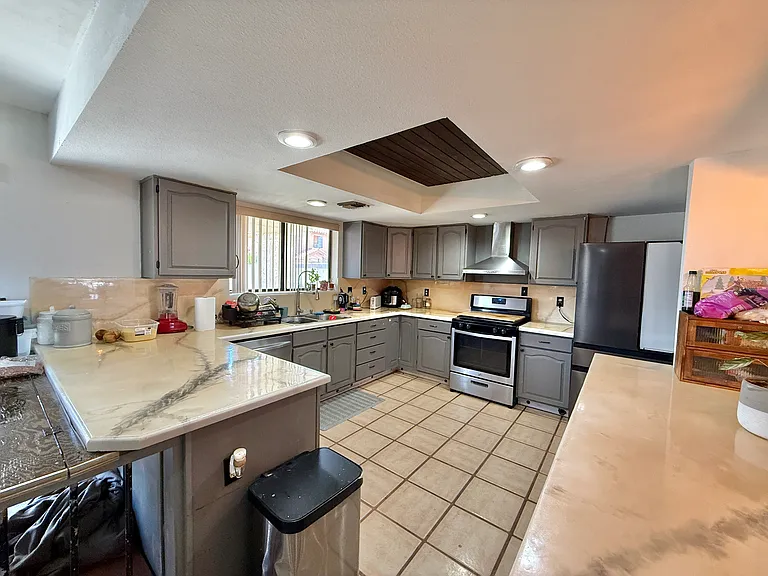 1963 W 12th Ln — Photo 7