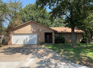228 W Utica Pl, Broken Arrow, OK 74011