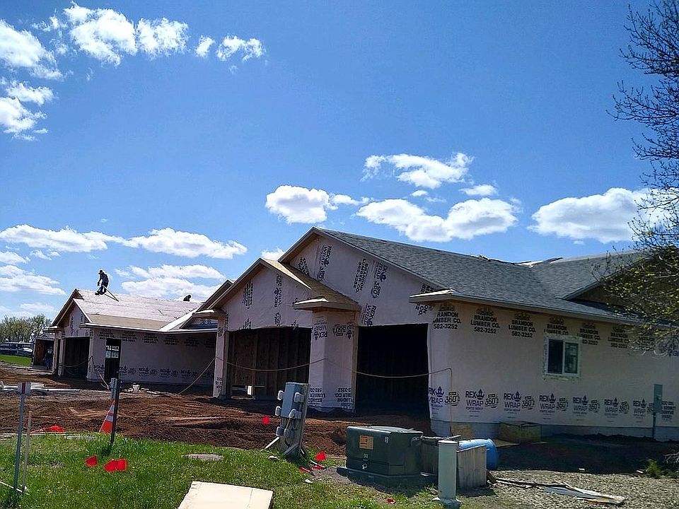 2nd image of 126 Silver Creek Dr