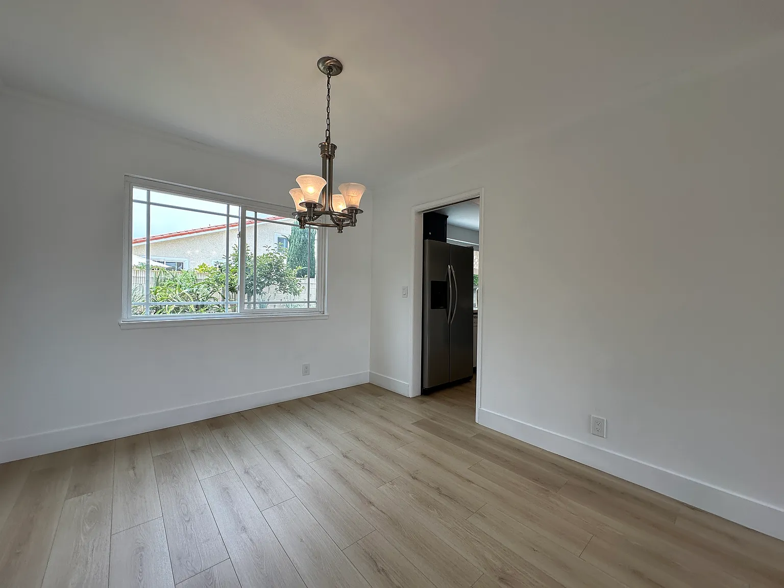 6 bed, 2318 sqft, $7,250 — Photo 4