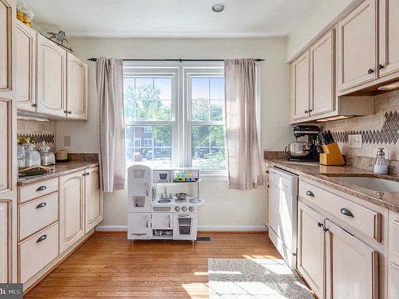 4th image of 7116 Snug Harbor Ct