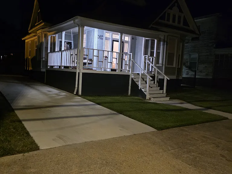 911 Polk Ave — Photo 30