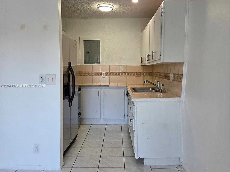 NW 28th Dr — Photo 3