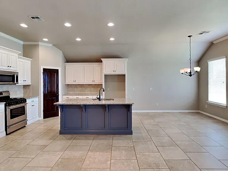 701 Abilene Way — Photo 6