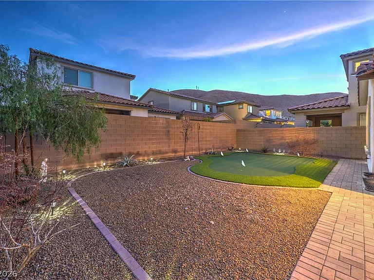 3213 Molinos Dr — Photo 55