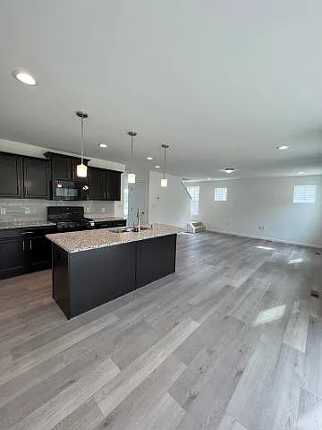 33 Long Bend Dr — Photo 9