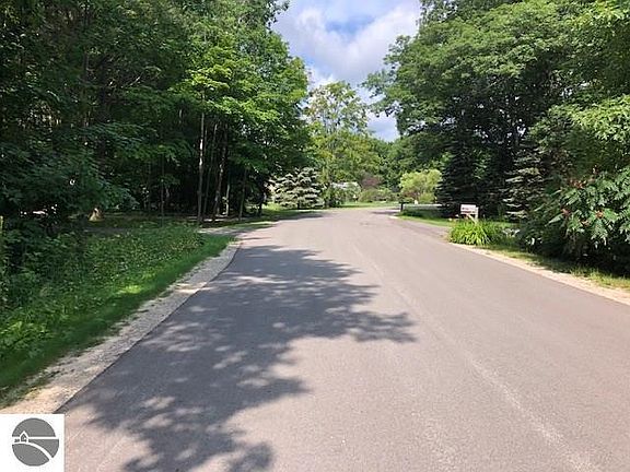 2nd image of 1816 Penbroke Dr