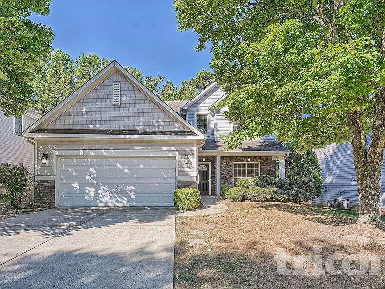 3433 Palm Cir NW — Photo 2