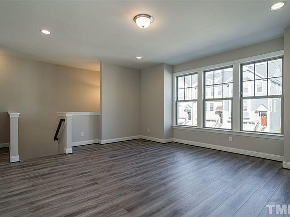 PHOTO REPRESENTATIONAL-colors options vary same floorplan not exact home