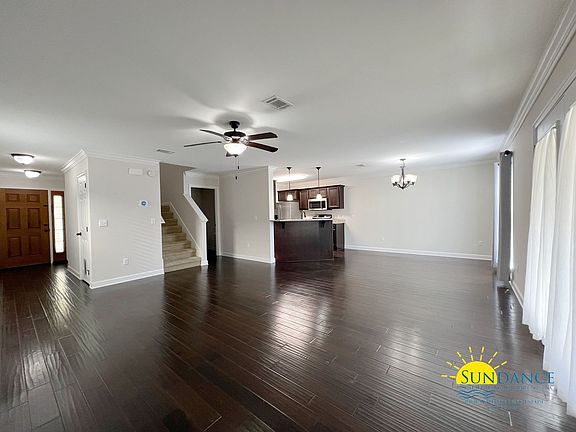 3rd image of 801 Sugar Plum Ln